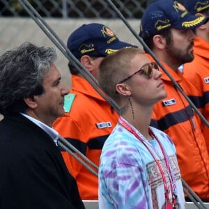 Justin Bieber était présent au 74e Grand Prix de Monaco et a pu féliciter son ami Lewis Hamilton pour sa belle victoire, devant D.Ricciardo et S.Perez. © Bruno Bebert/Bestimage