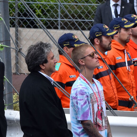 Justin Bieber était présent au 74e Grand Prix de Monaco et a pu féliciter son ami Lewis Hamilton pour sa belle victoire, devant D.Ricciardo et S.Perez. © Bruno Bebert/Bestimage