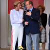 Le prince Albert II et la princesse Charlene de Monaco ont présidé la cérémonie de remise des trophées du 74e Grand Prix de F1 de Monaco, remporté par Lewis Hamilton devant D. Ricciardo et S. Perez, le 29 mai 2016. © Bruno Bebert/Bestimage