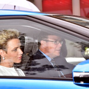 Le prince Albert II de Monaco et la princesse Charlene de Monaco arrivant au 74e Grand Prix de F1 de Monaco, remporté par Lewis Hamilton devant D. Ricciardo et S. Perez, le 29 mai 2016. © Bruno Bebert/Bestimage