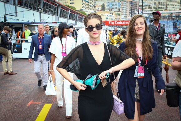 Barbara Palvin et sa soeur Anita au 74e Grand Prix de F1 de Monaco, remporté par Lewis Hamilton devant D. Ricciardo et S. Perez, le 29 mai 2016.