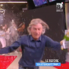 Gilles Verdez chute et se blesse en direct dans "Touche pas à mon poste" sur D8. Le 30 mai 2016.