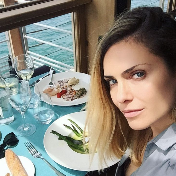 Clara Morgane heureuse à Marseille