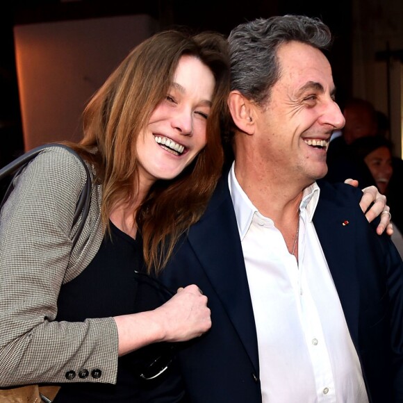 Exclusif - Nicolas Sarkozy et sa femme Carla Bruni-Sarkozy sont allés dîner au restaurant "La Petite Maison" après avoir participé aux Journées d'études du Parti Populaire Européen à l'hôtel Méridien à Nice, le 1er juin 2016. © Bruno Bebert/Bestimage