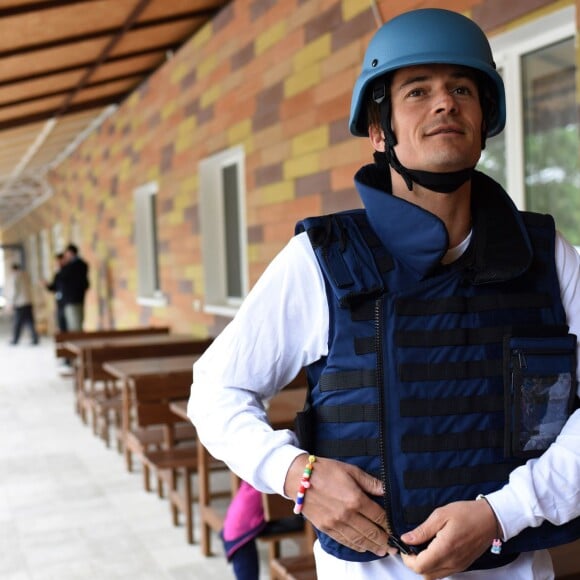 Orlando Bloom, ambassadeur de bonne volonté de l'UNICEF, rend visite à des petits ukrainiens après le conflit qui ravage une grosse partie du pays le 28 avril 2016.