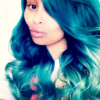 Blac Chyna parle de sa grossesse sur Snapchat, annonce à ses abonnés que sa collection de rouge à lèvres est disponible à la vente et confirme son émission de télé réalité avec Rob Kardashian Jr., bientôt diffusée sur E!Entertainment. Le 2 juin 2016