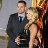 Jenn Brown enceinte et son mari Wes Chatham - Avant-première du film "The Hunger Games - Mockingjay : Part 1" (Hunger Games : La Révolte, partie 1) au Nokia Theatre à Los Angeles, le 17 novembre 2014.