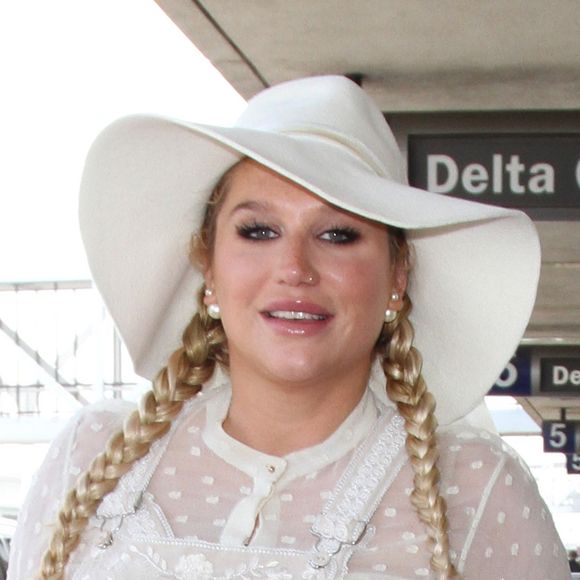 Kesha à l'aéroport de Los Angeles, le 3 juin 2016.