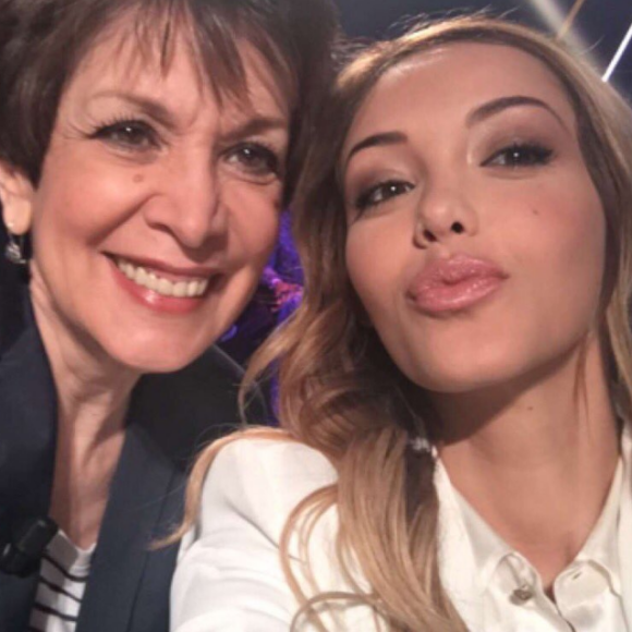 Nabilla en tournage pour Action ou vérité avec Alessandra Sublet. Ici, avec Catherine Laborde
