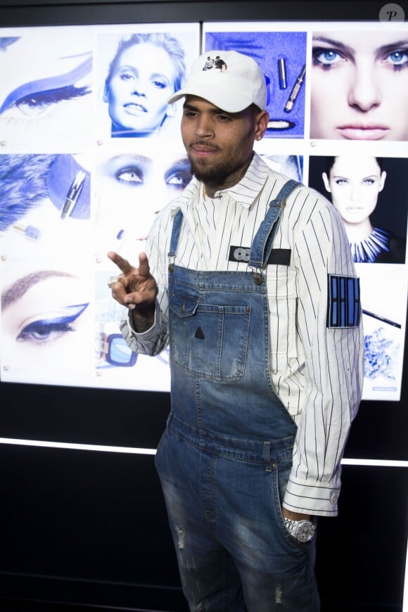 Chris Brown - Soirée L'Oréal Paris "Blue Obsession" à l'occasion des 10 ans de collaboration de Doutzen Kroes, dans la suite L'Oréal à l'hôtel Martinez, lors du 69ème Festival International du Film de Cannes. Le 18 mai 2016