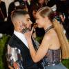 Gigi Hadid et son compagnon Zayn Malik à la Soirée Costume Institute Benefit Gala 2016 (Met Ball) sur le thème de "Manus x Machina" au Metropolitan Museum of Art à New York, le 2 mai 2016. © Charles Guerin/Bestimage