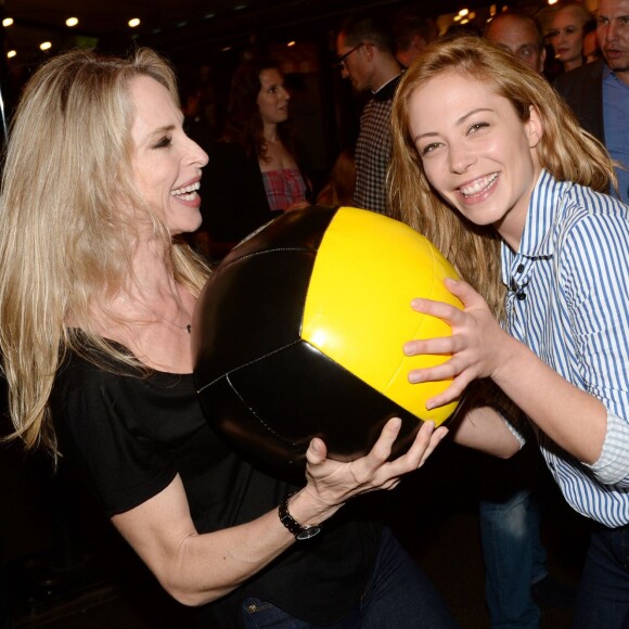 Exclusif - Tonya Kinzinger, Dounia Coesens - Soirée pour le lancement de l'accessoire fitness Active Base de la marque Proform (une entité de ICON Health & Fitness, la première marque américaine de fitness à domicile) au restaurant Il Cottage à Paris, le 31 mai 2016. © Rachid Bellak/LMS/Bestimage