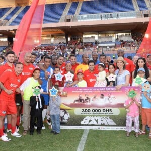 Jamel Debbouze et ses amis (Younes, Bambi, Waly Dia, Youssoupha, Jérémy Menez, Sonny Anderson, Serge Aurier, Roschdy Zem, Eric Abidal, Booder...) au "Charity Football Game 2016" au festival Marrakech du Rire. Le match de foot réunis des célébrités au Grand Stade de Marrakech et les bénéfices sont reversés aux associations marocaines d'aide à l'enfance. Marrakech, le 5 juin 2016. © Bellack Rachid/Bestimage