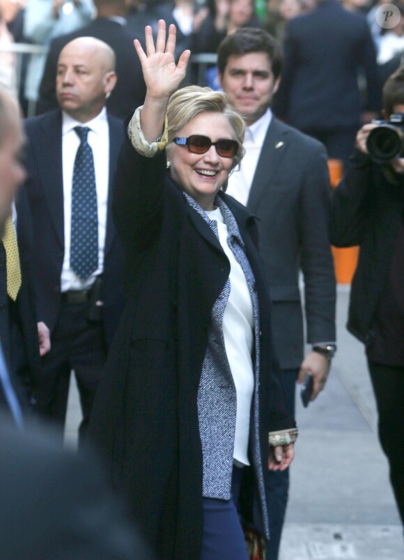 Hillary Clinton à la sortie de l'émission "Good Morning America" à New York. Le 21 avril 2016