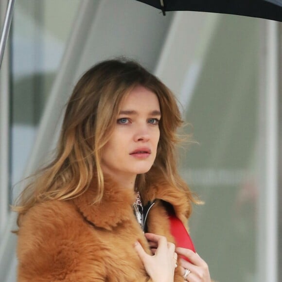 Natalia Vodianova - Sorties du défilé de mode prêt-à-porter "Louis Vuitton", collection automne-hiver 2016/2017, à Paris. Le 9 mars 2016 © CVS / Veeren / Bestimage