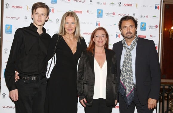 Florentine Leconte, son fils Jules, Stéphanie Valentini, Henri Leconte - Gala de bienfaisance "Autistes sans frontières 92" à l'hôtel de ville de Levallois-Perret, le 26 mai 2016. © Denis Guignebourg/Bestimage