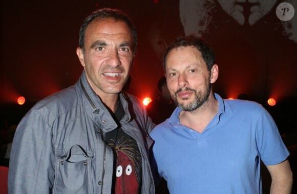 Nikos Aliagas et Marc-Olivier Fogiel - Jour 2 - People au concert de Michel Polnareff à l'AccorHotels Arena de Paris le 8 mai 2016.