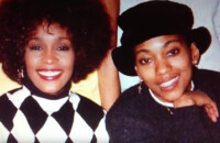 Whitney Houston et son assistante Robyn Crawford ont entretenu une relation amoureuse. Une vidéo leur rend hommage sur Youtube, publiée le 26 octobre 2012