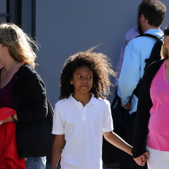 Heidi Klum se promène avec ses enfants Leni, Henry, Johan et Lou sur les rives de l'Hudson River à New York, après avoir dîné au Bar Pitti. Le 9 juin 2016