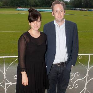 Lily Allen et son mari Sam Cooper après l'inauguration du Stroud Cricket Club's à Stroud, Gloucestershire, le 6 juillet 2012