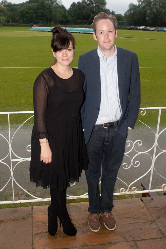 Lily Allen et son mari Sam Cooper après l'inauguration du Stroud Cricket Club's à Stroud, Gloucestershire, le 6 juillet 2012