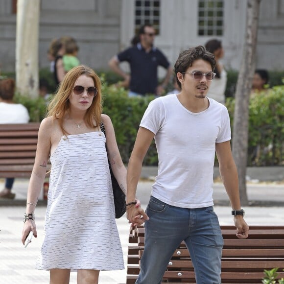 Lindsay Lohan et son compagnon Egor Tarabasov se promènent dans les rues de Madrid. Le 10 juin 2016