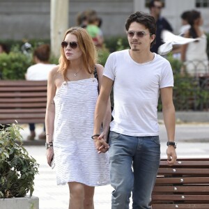 Lindsay Lohan et son compagnon Egor Tarabasov se promènent dans les rues de Madrid. Le 10 juin 2016