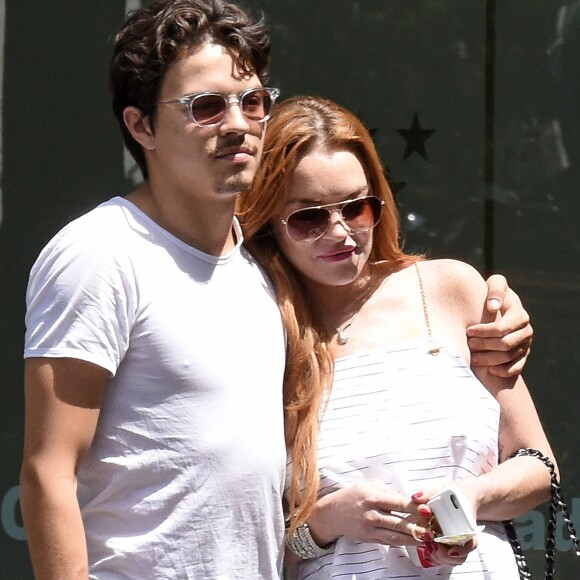 Lindsay Lohan et son compagnon Egor Tarabasov se promènent dans les rues de Madrid. Le 10 juin 2016