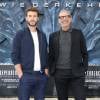 Liam Hemsworth et Jeff Goldblum - L'équipe du film "Independence Day: Resurgence" pose lors d'un photocall à Berlin, le 9 juin 2016.