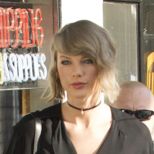Taylor Swift à la sortie de la parfumerie Tobi Tobin à Brentwood. La star a ensuite déjeuné au restaurant Gracias Madre. Le 5 avril 2016