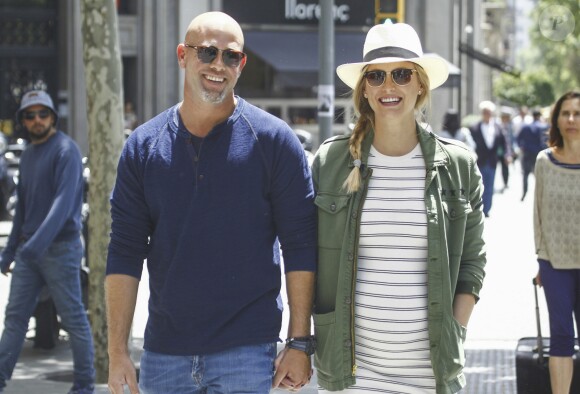 Bar Refaeli et son mari Adi Ezra à Barcelone, le 26 mai 2016.