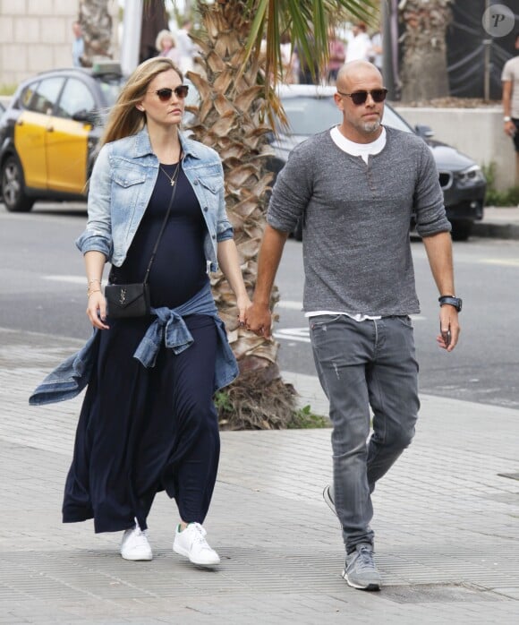 Bar Refaeli et son mari Adi Ezra à Barcelone, le 25 mai 2016.