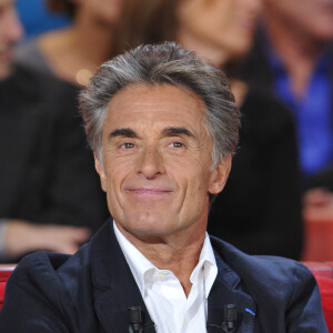 Gérard Holtz, dans l'émission Vivement Dimanche à Paris le 12 décembre 2012.