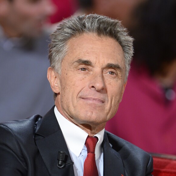 Gérard Holtz, dans l'émission Vivement Dimanche à Paris le 4 novembre 2015. ©Coadic Guirec