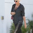 Taylor Swift fait du shopping dans les rues de Los Angeles, le 24 mai 2016