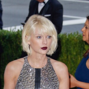 Taylor Swift - Soirée Costume Institute Benefit Gala 2016 (Met Ball) sur le thème de "Manus x Machina" au Metropolitan Museum of Art à New York, le 2 mai 2016.