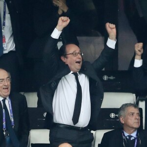 François Hollande au match de l'Euro 2016 France-Albanie au Stade Vélodrome à Marseille, le 15 juin 2016. © Cyril Moreau/Bestimage