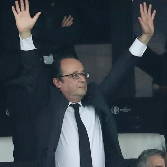 François Hollande au match de l'Euro 2016 France-Albanie au Stade Vélodrome à Marseille, le 15 juin 2016. © Cyril Moreau/Bestimage