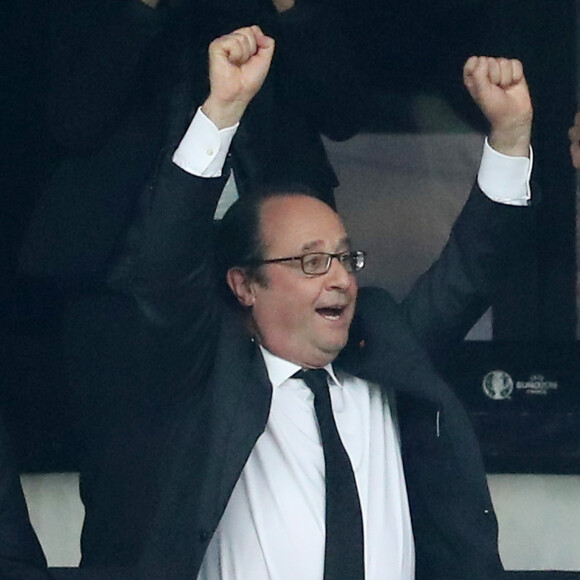 François Hollande au match de l'Euro 2016 France-Albanie au Stade Vélodrome à Marseille, le 15 juin 2016. © Cyril Moreau/Bestimage