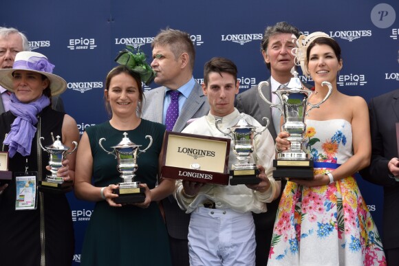 Cristian Demuro (La Cressonnière) vainqueur du Prix de Diane Longines, Edouard de Rothschild (président de France Galop), Veneta Galabova, Juan Carlos Capelli - 167ème Prix de Diane Longines à l'hippodrome de Chantilly, à Chantilly, le 19 Juin 2016. © Giancarlo Gorassini/Bestimage