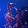 Image du spectacle "Ohlala - SEXY - CRAZY - ARTISTIC" présenté par Gregory &amp; Rolf Knie aux Folies Bergère à Paris, du 23 juin au 11 septembre 2016.