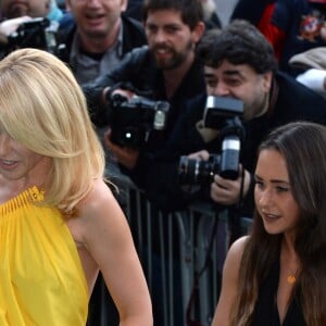 Kylie Minogue arrive au jardin John Madejski du Victoria & Albert Museum, pour assister à la Summer Party du musée. Londres, le 22 juin 2016.