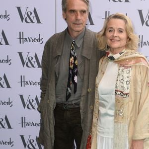 Jeremy Irons et Sinead Cusack arrivent au jardin John Madejski du Victoria & Albert Museum, pour assister à la Summer Party du musée. Londres, le 22 juin 2016.
