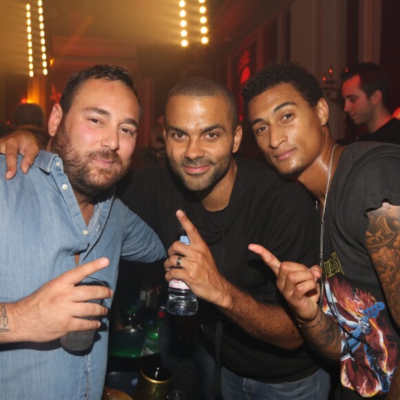 Audren Dimitris, Tony Parker et Edwin Jackson à la soirée La Parisienne à l'Heritage, club parisien, le 22 juin 2016.