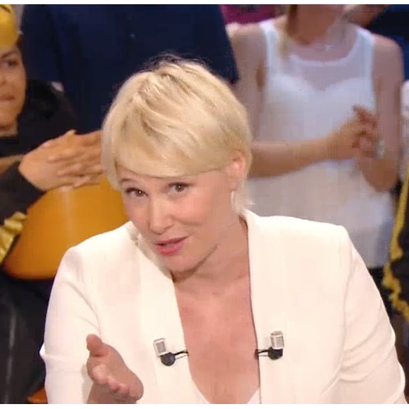 Les adieux de Maïtena Biraben dans "Le Grand journal" de Canal+. Le 24 juin 2016.