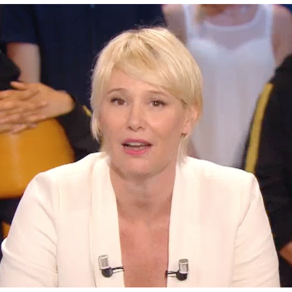 Les adieux de Maïtena Biraben dans "Le Grand journal" de Canal+. Le 24 juin 2016.