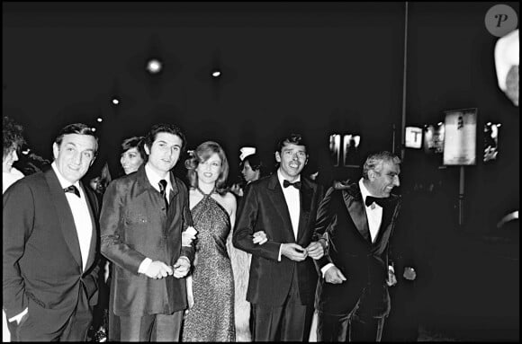 ARCHIVES - LINO VENTURA, CLAUDE LELOUCH, NICOLE COURCEL, JACQUES BREL ET CHARLES GERARD AU FESTIVAL DE CANNES POUR LE FILM "L'AVENTURE, C'EST L'AVENTURE" EN 1972 00/05/1972 - Cannes