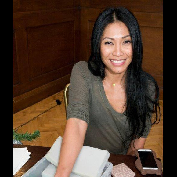 Anggun fera son entrée chez Madame Tussauds à Bangkok en septembre 2016.