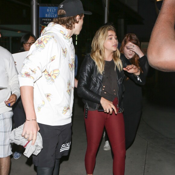 Chloë Grace Moretz, Brooklyn Beckham et Meghan Trainor quittant le cinéma Arclight à Los Angeles le 30 juin 2016