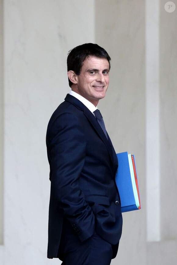 Manuel Valls - Sorties du conseil des ministres du jeudi 30 juin au palais de l'Elysée à Paris. Le 30 juin 2016 © Stéphane Lemouton / Bestimage